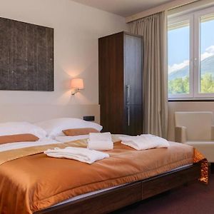 Standard Zimmer mit Kingsize-Bett